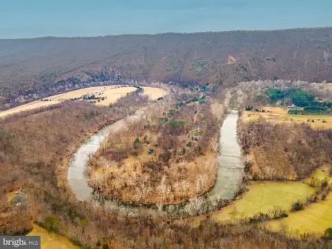 7.9 Acres Hillside Homesite