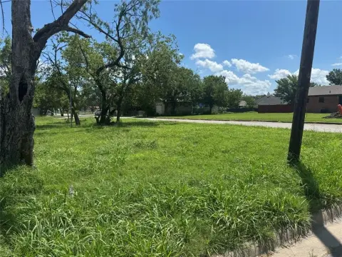 Residential Land in Kaufman, TX