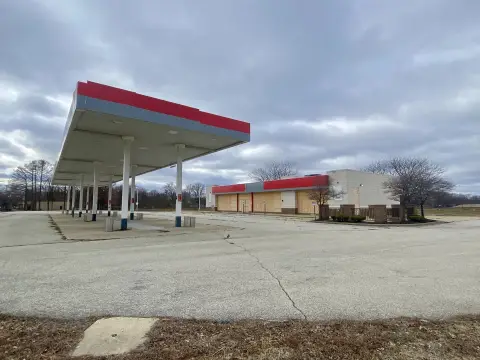 Urbana Commercial Property For Rent