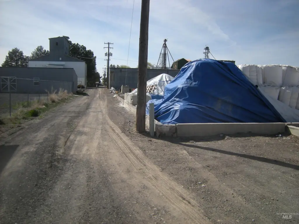 Picture 4