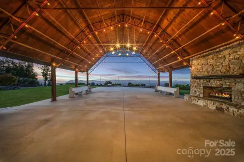 Wedding Venue with Event Barn