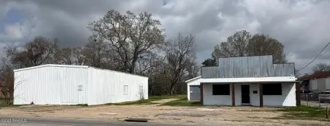 Versatile Commercial Space in Lafayette