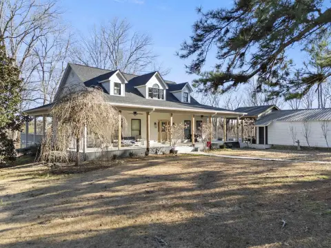 Farmhouse with Creek and Pool