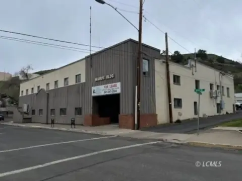 Lakeview Multi-Tenant Office Building