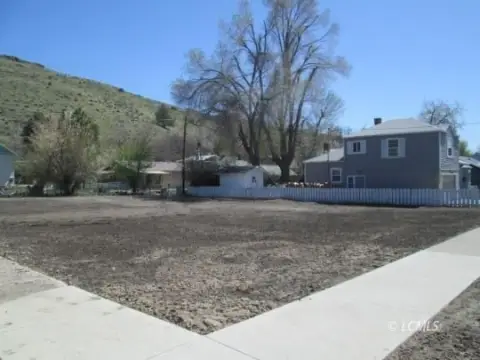 Corner Lot in Lakeview, Oregon