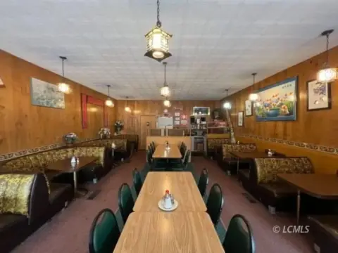 Turnkey Restaurant Opportunity in Lakeview