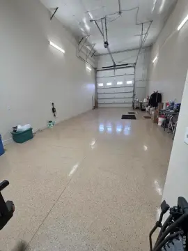 Insulated Flex Space with Garage Door