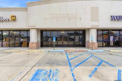 Retail Space in High-Traffic Area