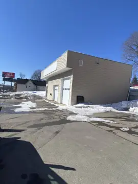 Renovated Garage/Office in Gloversville