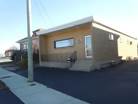 Well-Maintained Building in Town Center