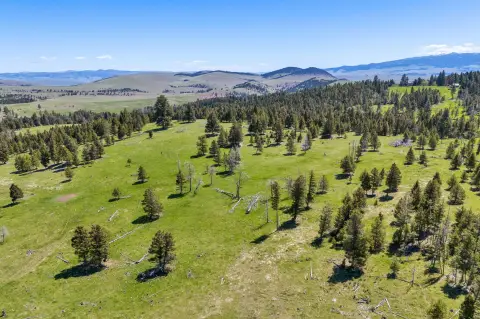 Montana Ranch with Creek Frontage