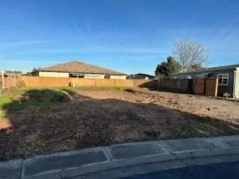 Residential Lots in Popular Community