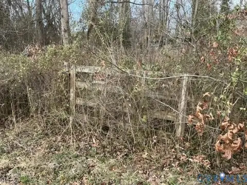 Commercial Lot in High-Traffic Area