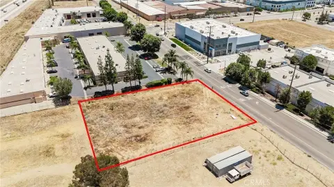 Freeway-Visible Commercial Lot Opportunity