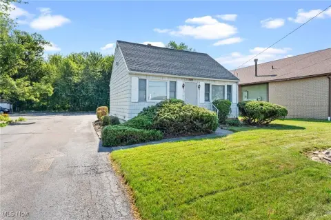 Freestanding Building with Office Spaces