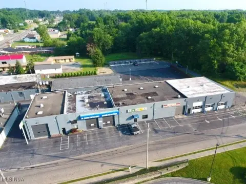 Auto Service Building with 12 Doors