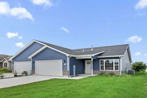 New Half Duplex with Garage