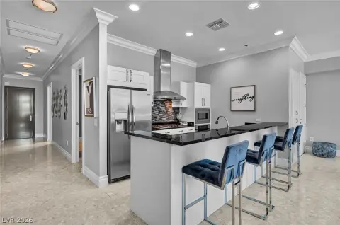 Stunning Upgraded Condo in Las Vegas