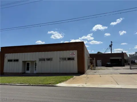 Brookpark Road Commercial/Retail Space