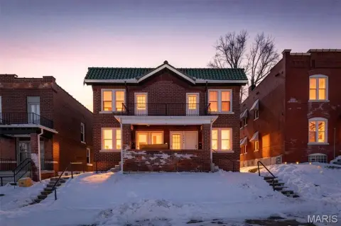 Four-Unit Building Near Cherokee Street