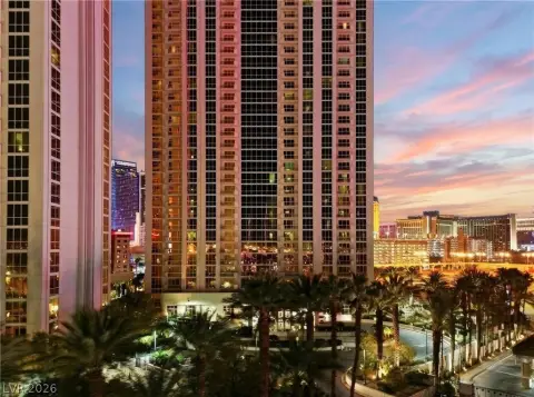 Strip-Facing Studio in Las Vegas