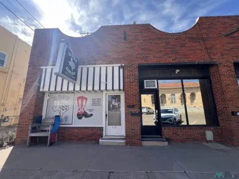 Versatile Mixed-Use Property, Clovis