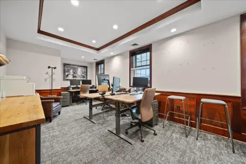 Professional Office Space in Amityville