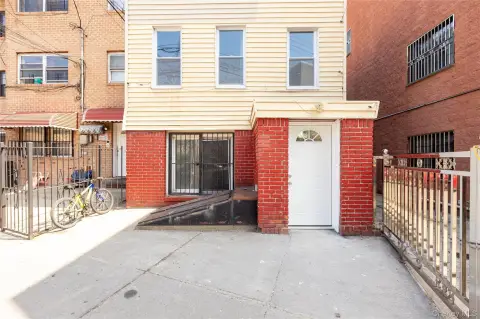 Duplex with Private Backyard