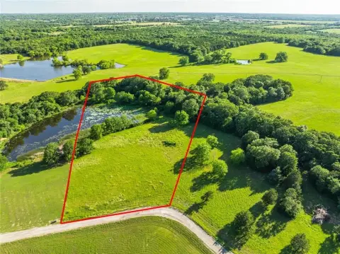 Land in The Cascades