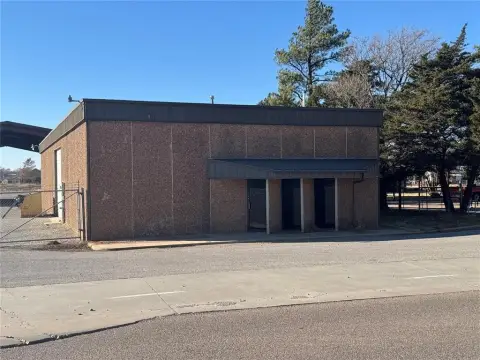 Weatherford Commercial Warehouse on 1.94 Acres