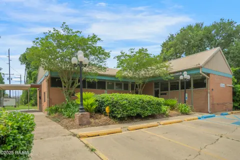 Opelousas Commercial Building For Sale