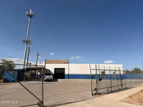 Fenced Flex Space with Drive-In Ramp