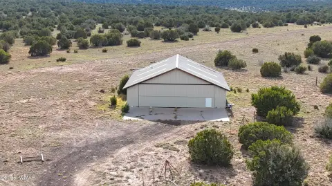 Concho, AZ Land with Hangar