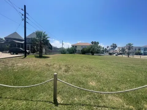 Commercial Land