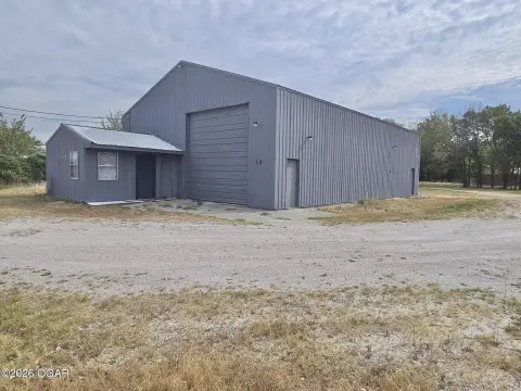 Insulated Flex Space with Tall Doors
