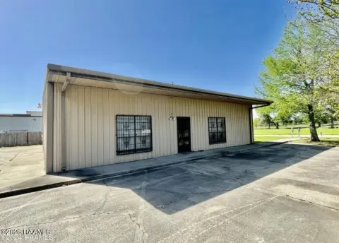 Flex Space with Warehouse Doors