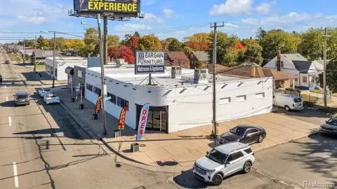 Detroit Retail and Warehouse Opportunity