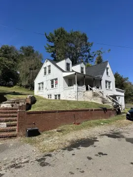 Triplex with Renovation Unit