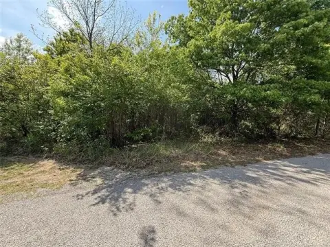 Residential Land in Lone Grove