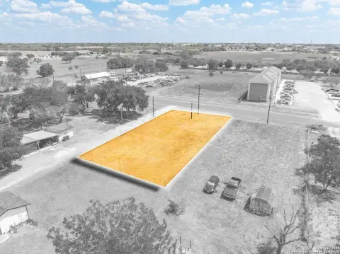 Residential Lot in Floresville, TX