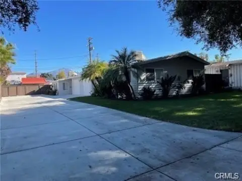 Two-Bedroom Duplex with Enclosed Yard