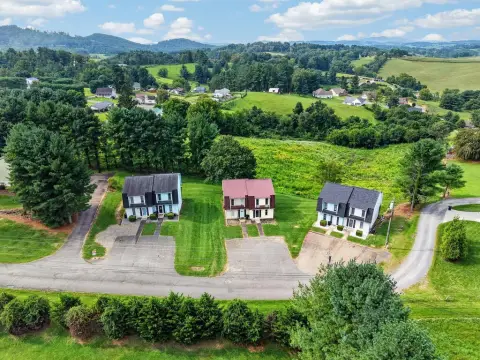 6-Unit Townhome-Style Apartment Property