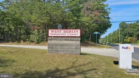 West Berlin Warehouse/Office Space