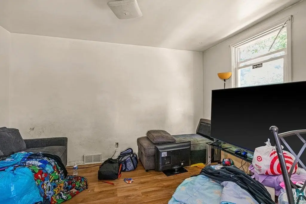 Picture 8