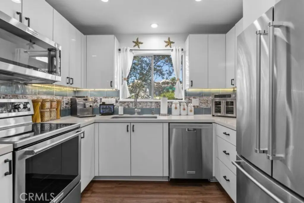 591 Avenida Majorca, Laguna Woods, CA 92673