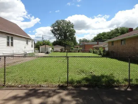 Two Chicago Vacant Lots