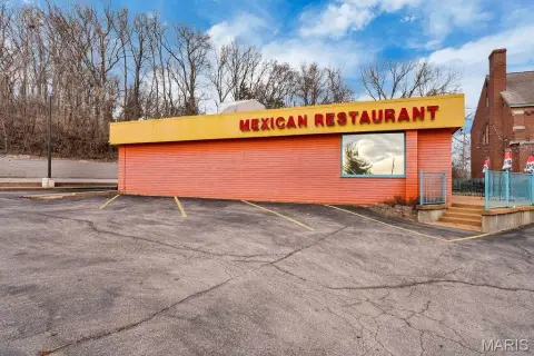 Operating Restaurant in Prime Location