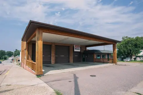 Commercial Building with Shop, Office