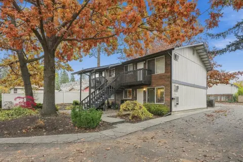 Fourplex with Shared Laundry