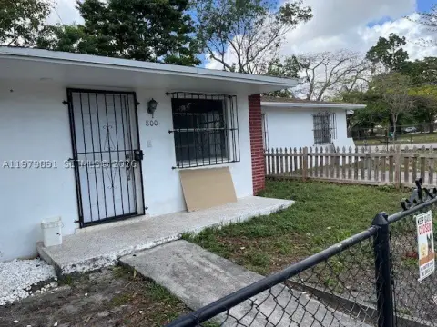 Corner Lot Duplex With Two Units